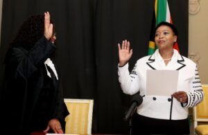Nomusa Dube-Ncube le yena o ikanne bjalo ka motlatšatona yo moswa wa Thuto ya Godimo